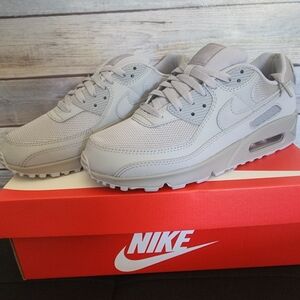 NWT Nike Air Max 90  Wolf Grey